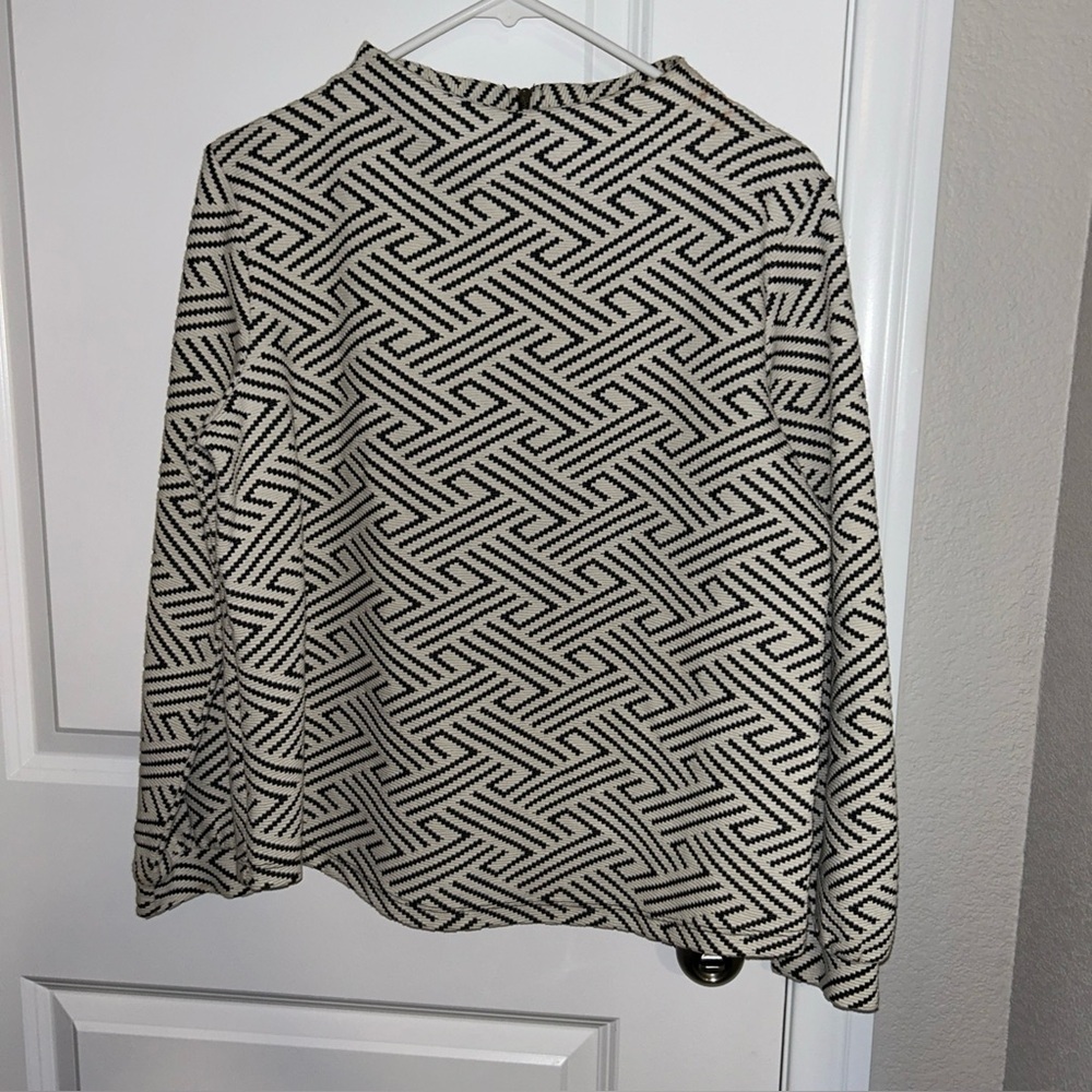 W5 Geometric Print Women’s Medium Shirt Anthropologie
